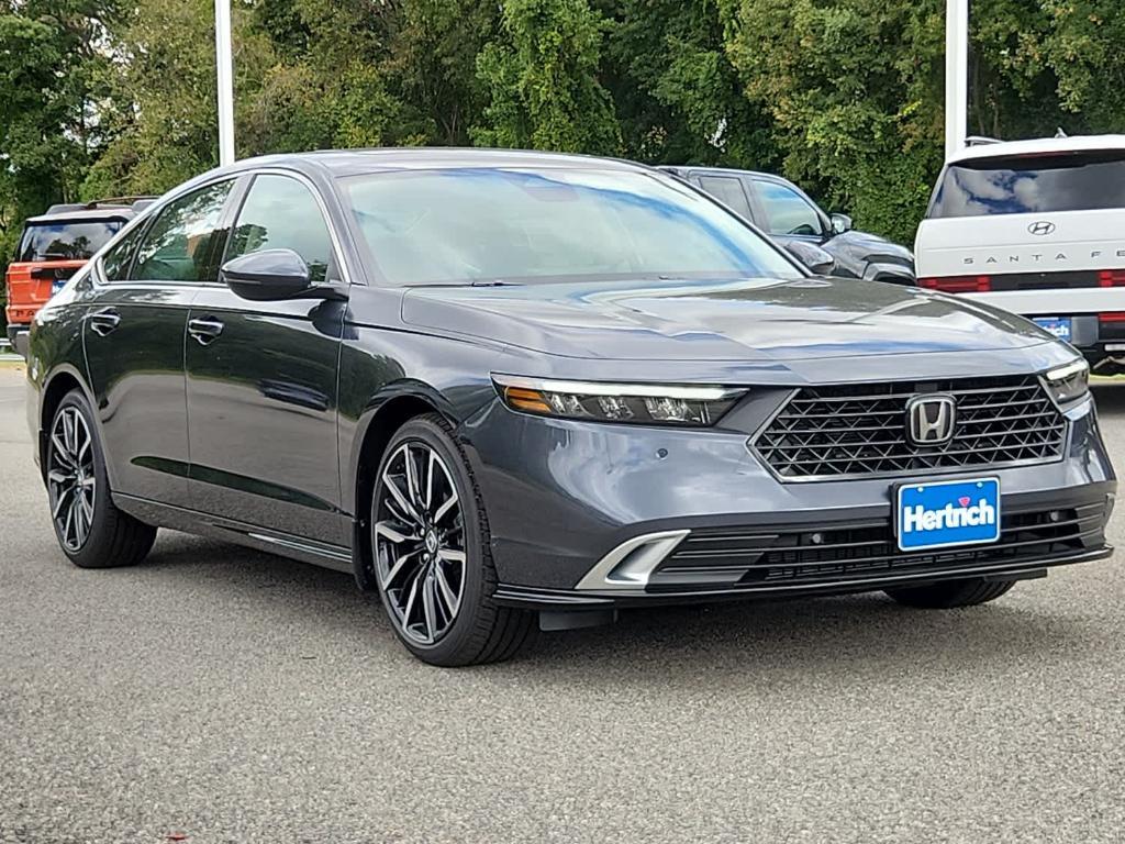 new 2025 Honda Accord Hybrid car, priced at $40,495