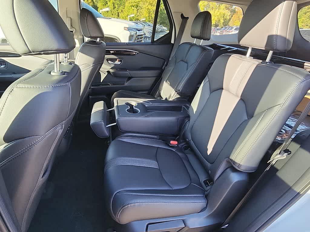 new 2025 Honda Pilot car, priced at $47,505