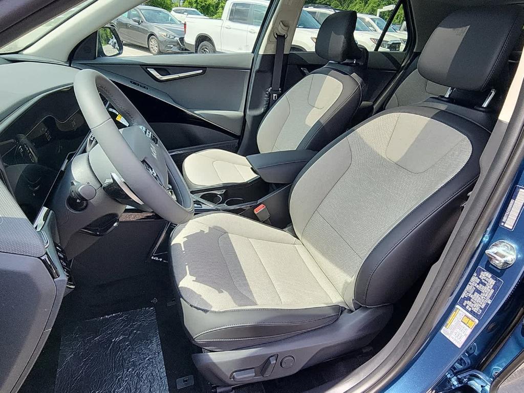 new 2025 Kia Niro car, priced at $34,560