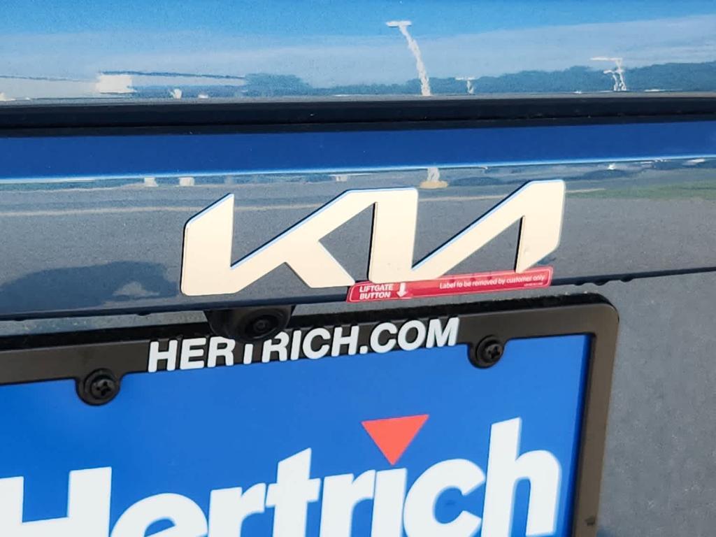 new 2025 Kia Niro EV car, priced at $41,580