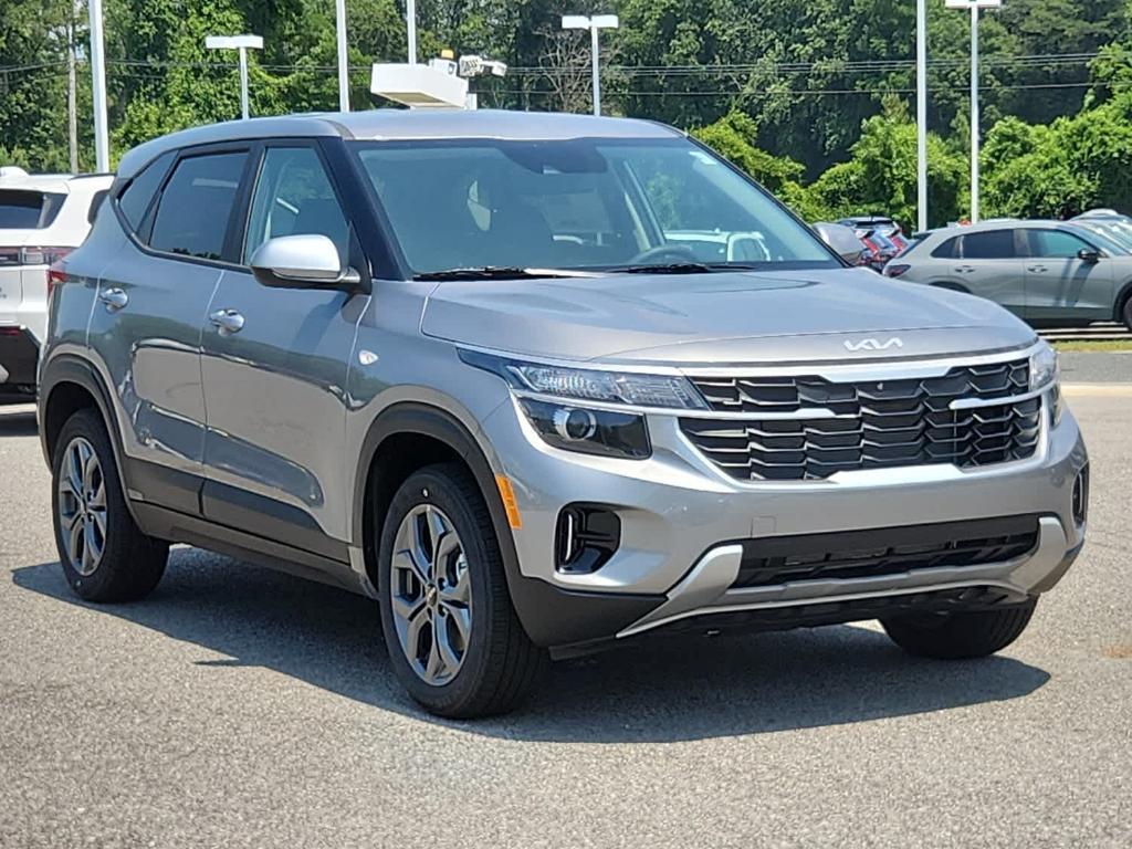 new 2025 Kia Seltos car, priced at $26,275