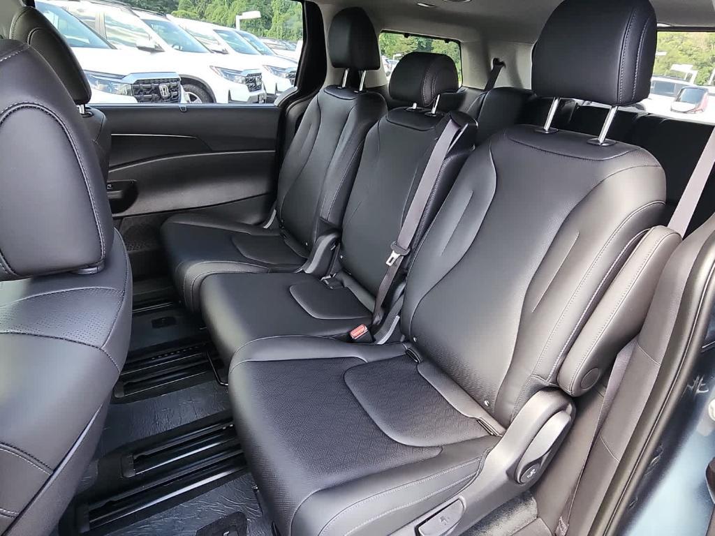 new 2026 Kia Carnival car, priced at $49,285