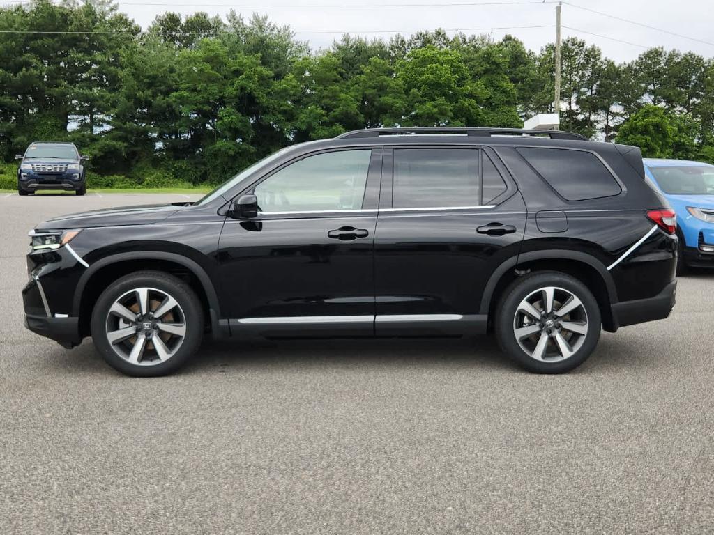 new 2025 Honda Pilot car, priced at $55,520