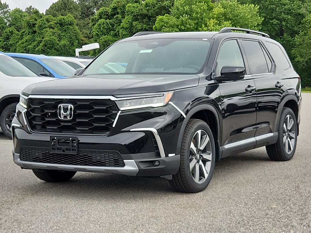 new 2025 Honda Pilot car, priced at $55,520