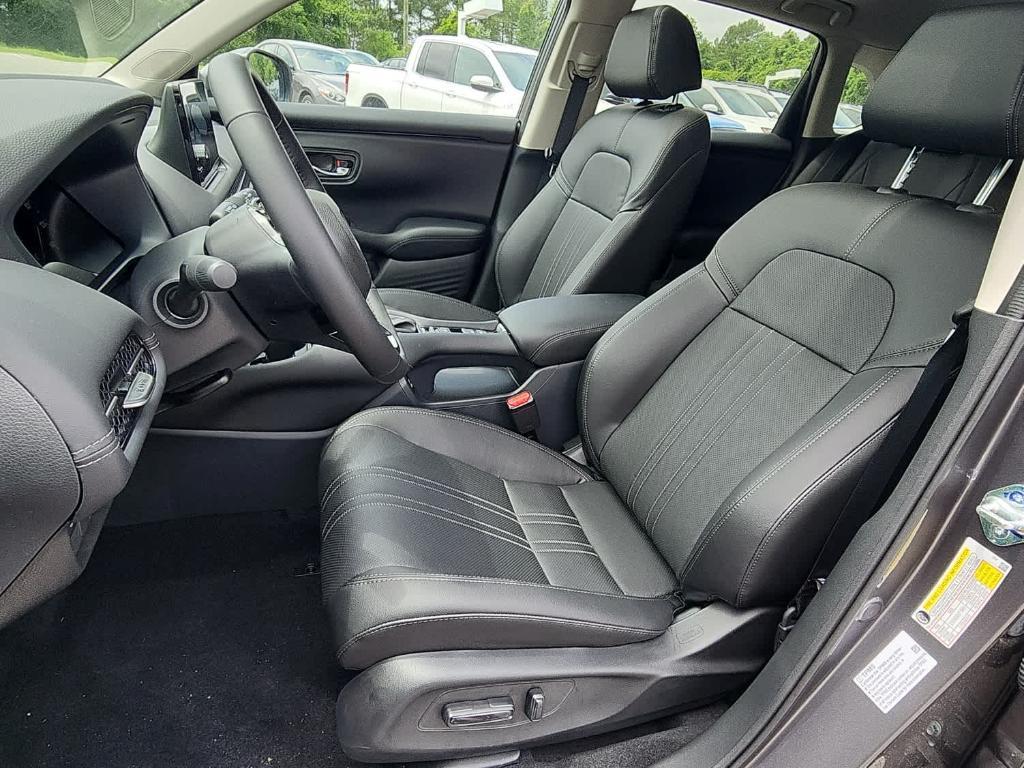 new 2025 Honda HR-V car, priced at $30,895