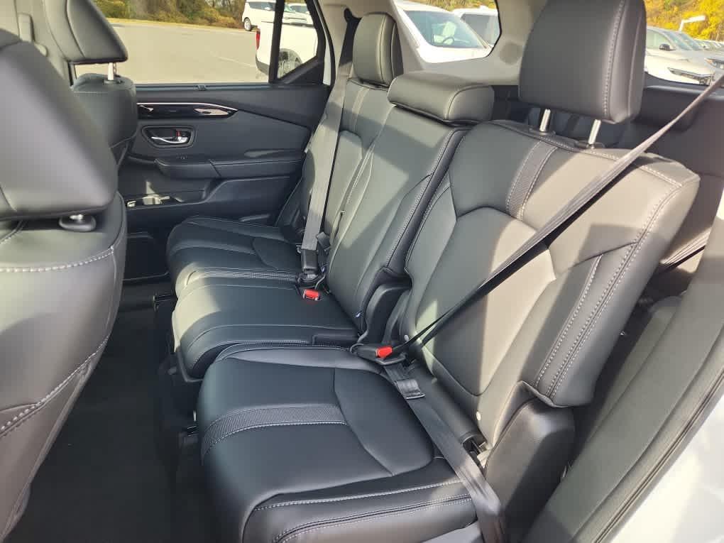 new 2025 Honda Pilot car, priced at $51,550