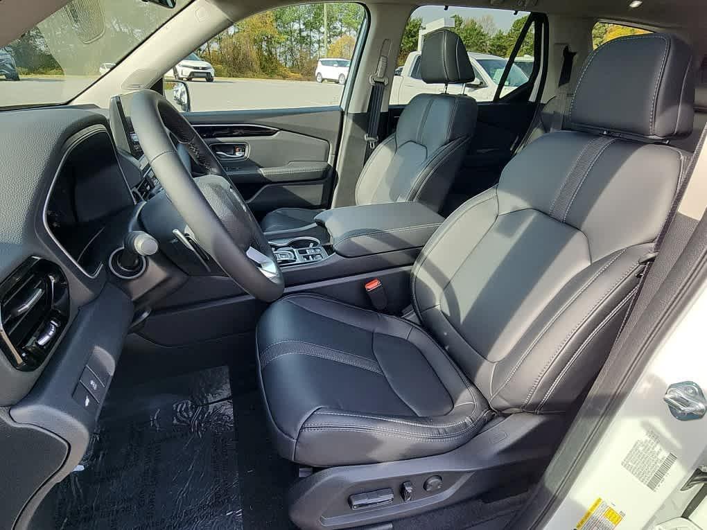new 2025 Honda Pilot car, priced at $51,550