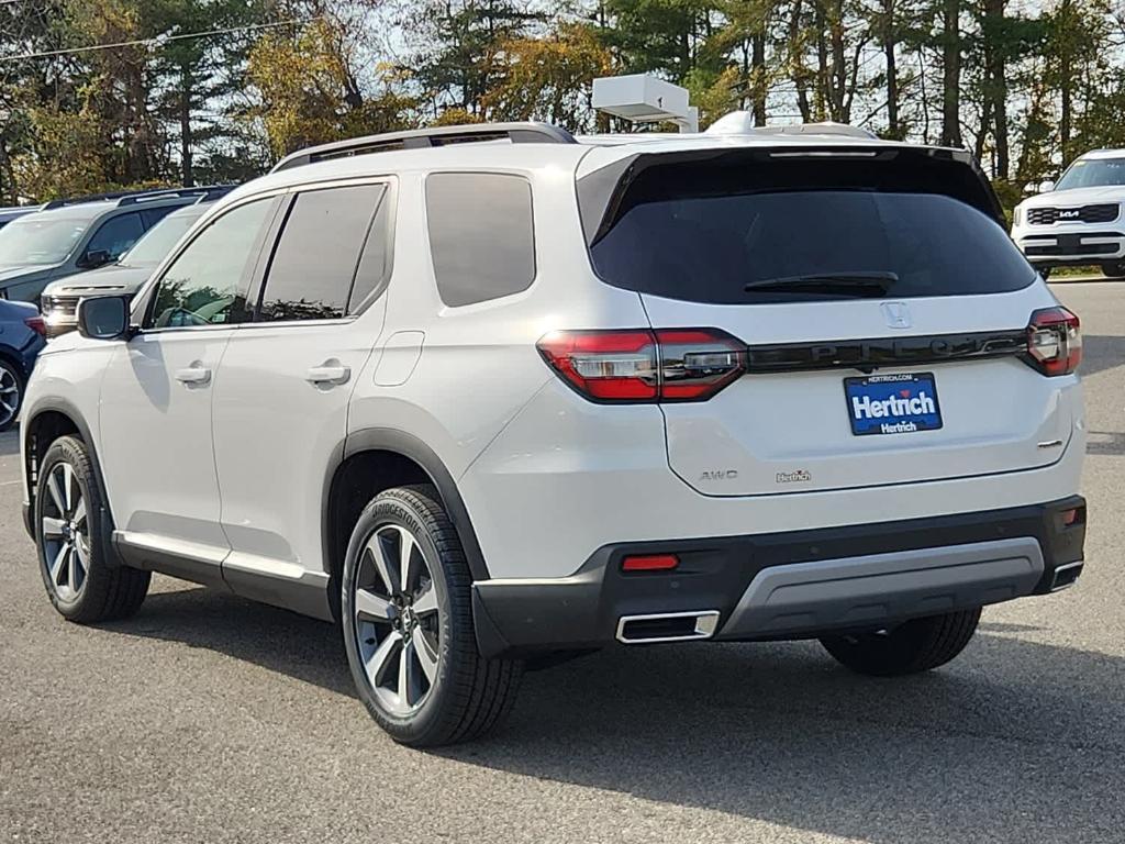 new 2025 Honda Pilot car, priced at $51,550