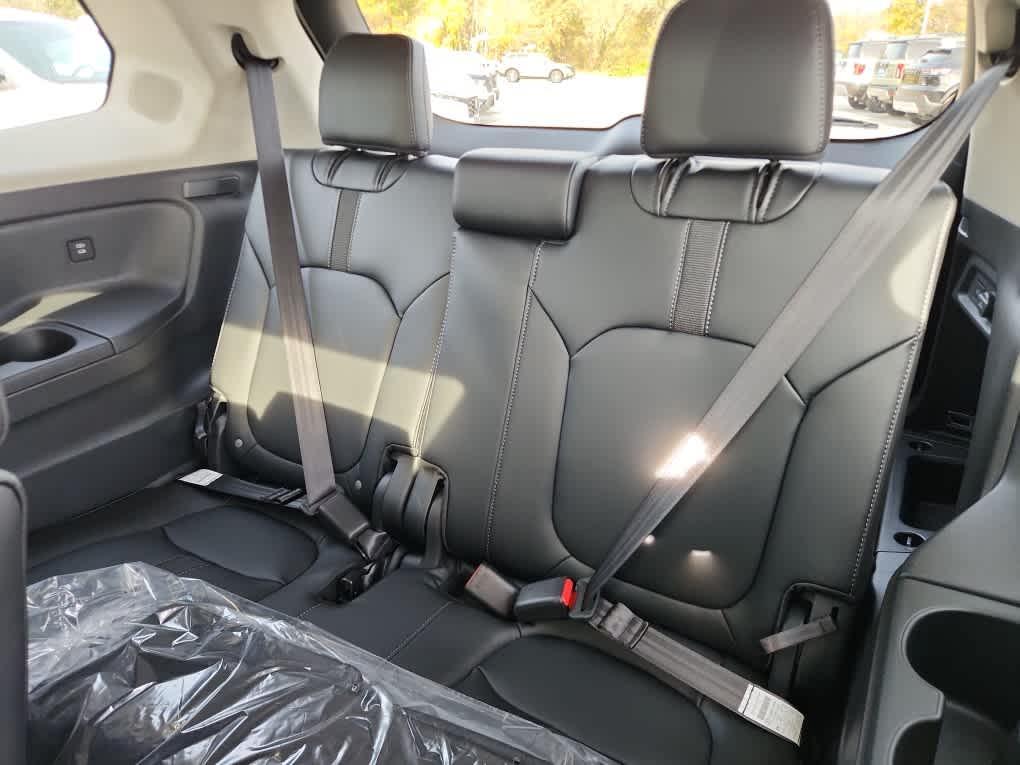 new 2025 Honda Pilot car, priced at $51,550