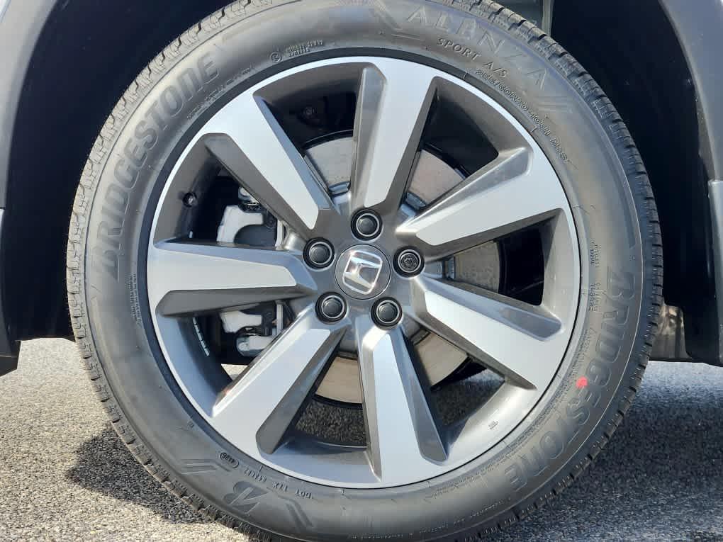 new 2025 Honda Pilot car, priced at $51,550