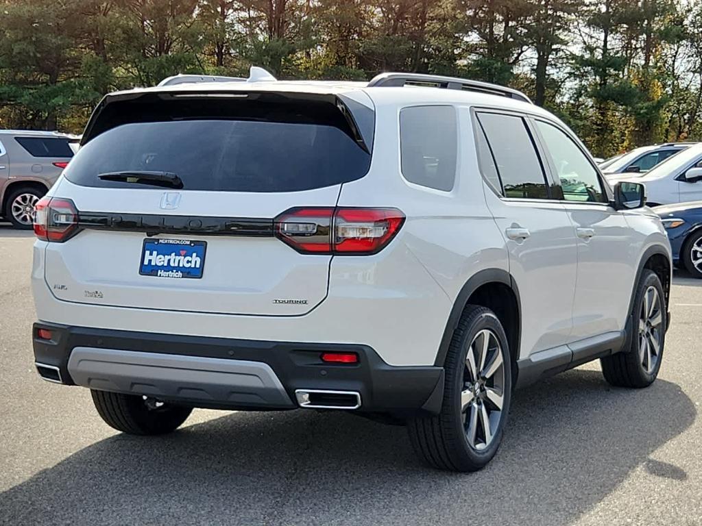 new 2025 Honda Pilot car, priced at $51,550