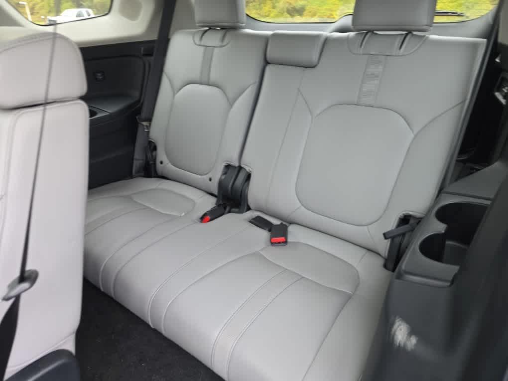 used 2023 Honda Pilot car, priced at $37,498