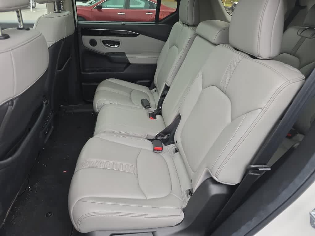 used 2023 Honda Pilot car, priced at $37,498