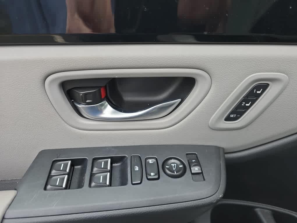 used 2023 Honda Pilot car, priced at $37,498