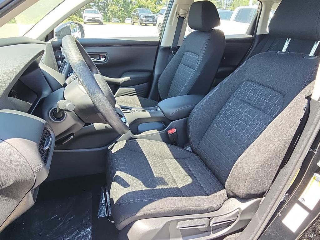 new 2025 Honda HR-V car, priced at $28,295