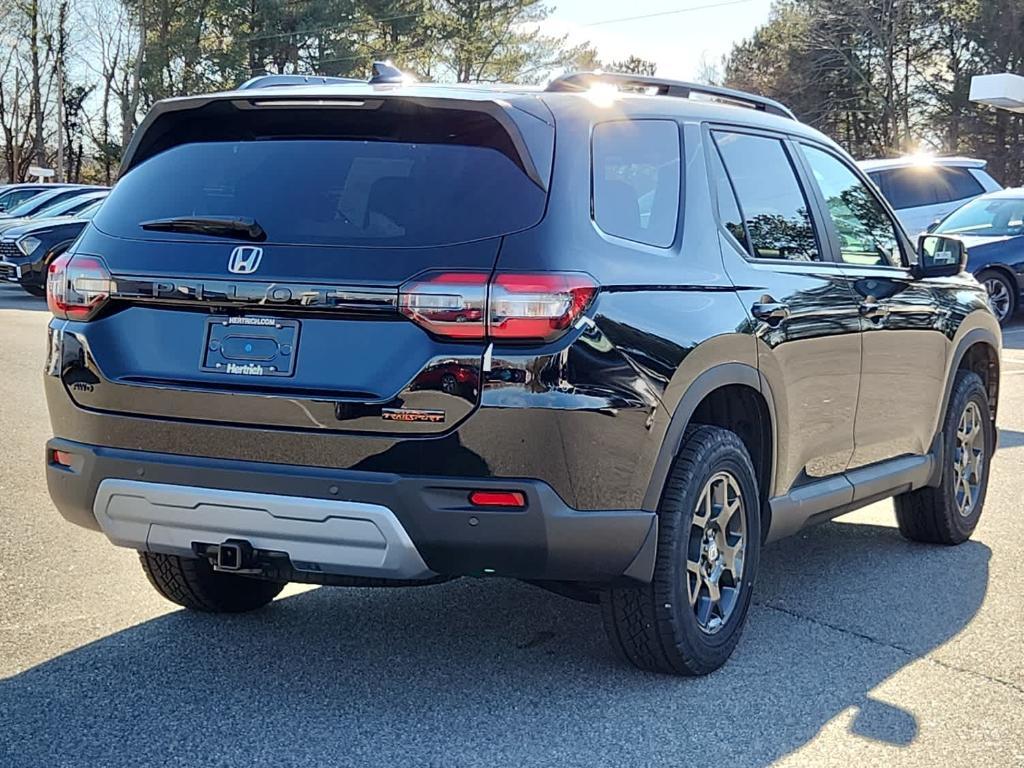 new 2025 Honda Pilot car, priced at $50,850