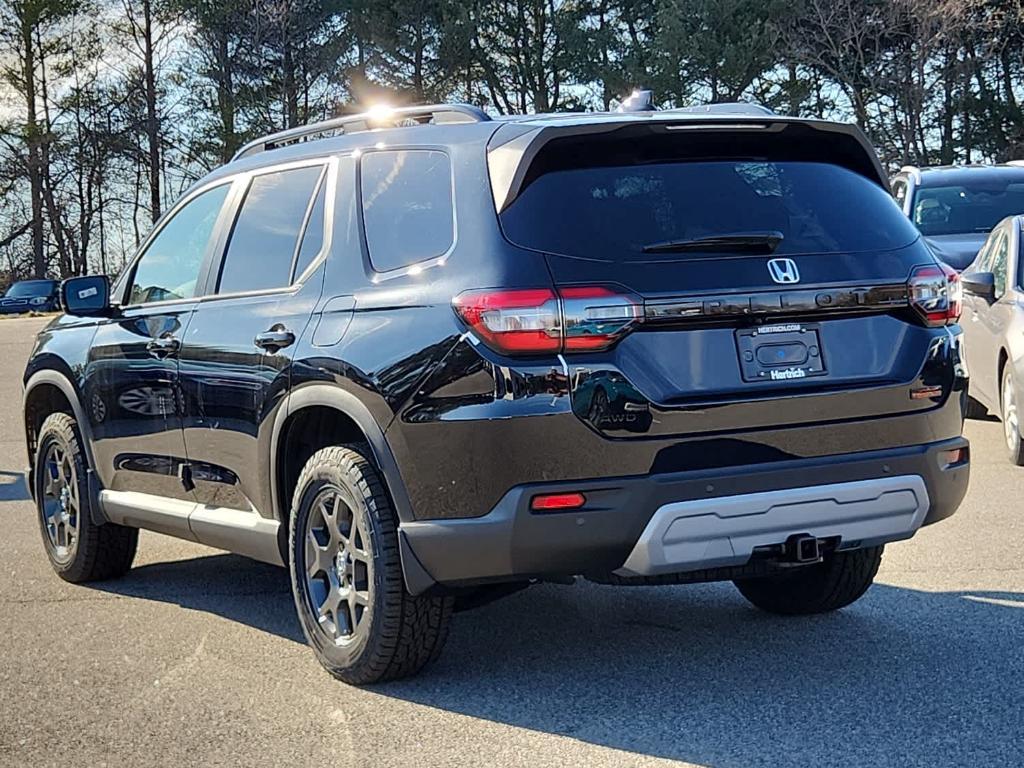 new 2025 Honda Pilot car, priced at $50,850