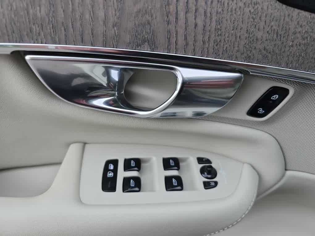used 2022 Volvo XC90 car, priced at $42,221