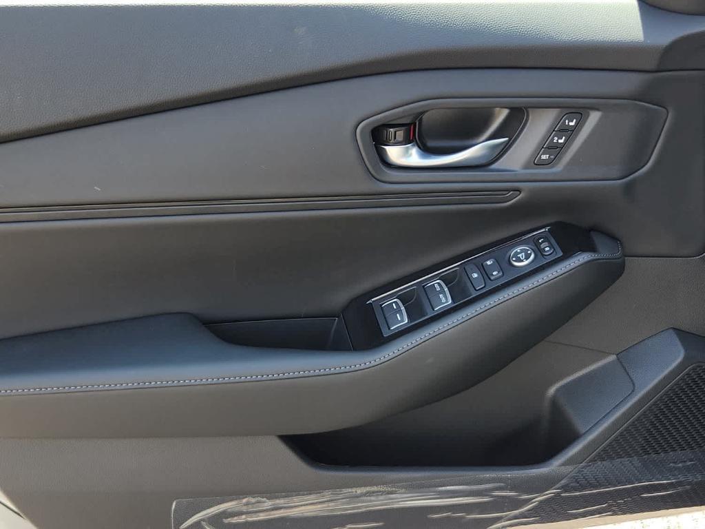 new 2025 Honda Accord Hybrid car, priced at $40,450