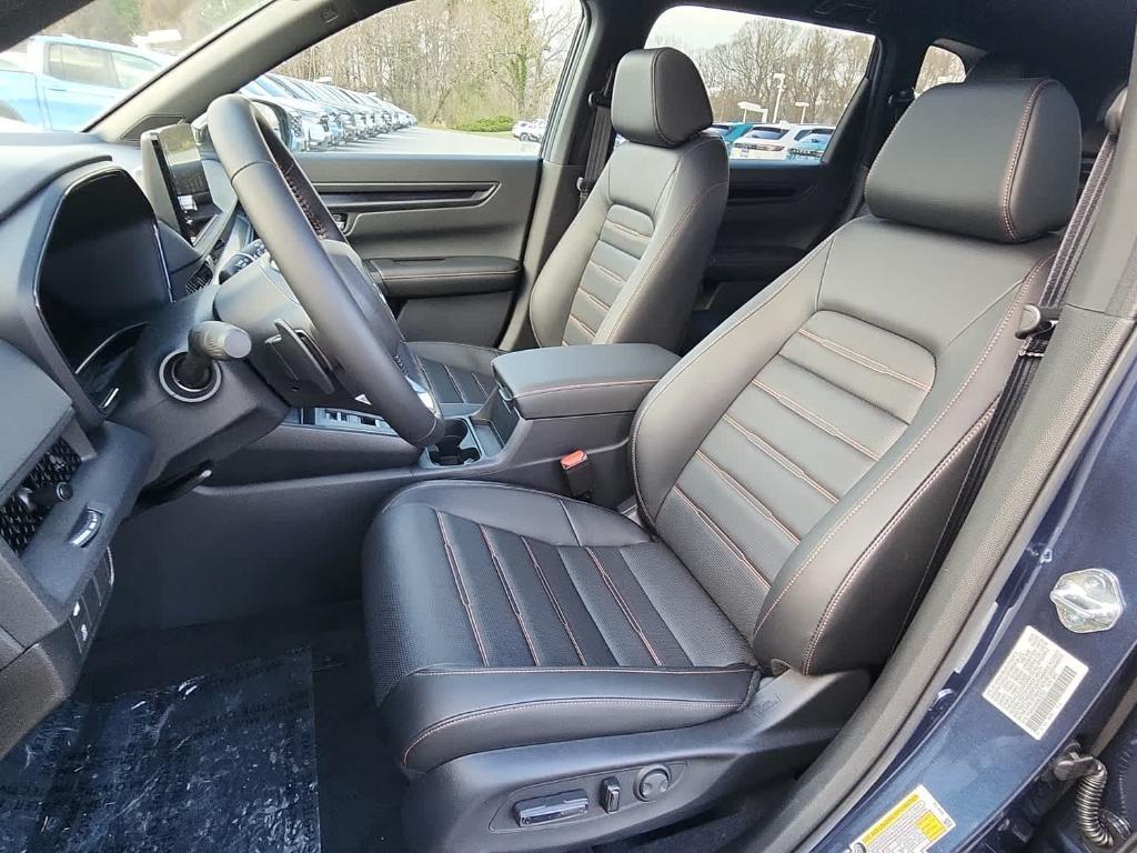 new 2025 Honda CR-V Hybrid car, priced at $39,045