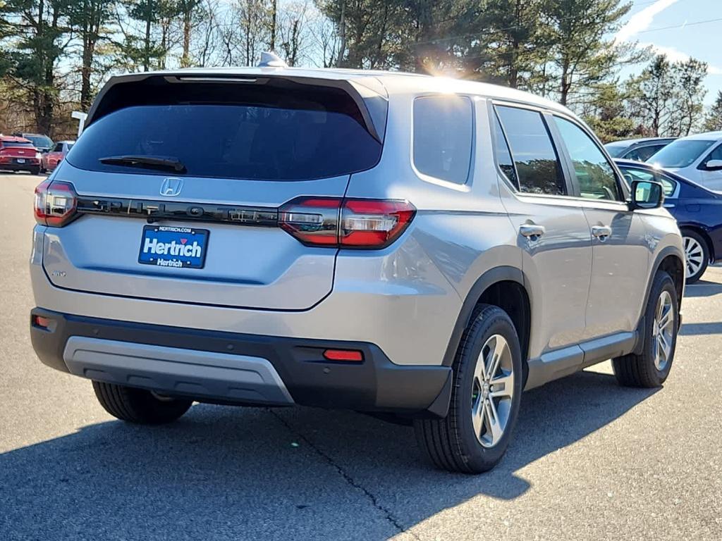 new 2025 Honda Pilot car, priced at $47,050