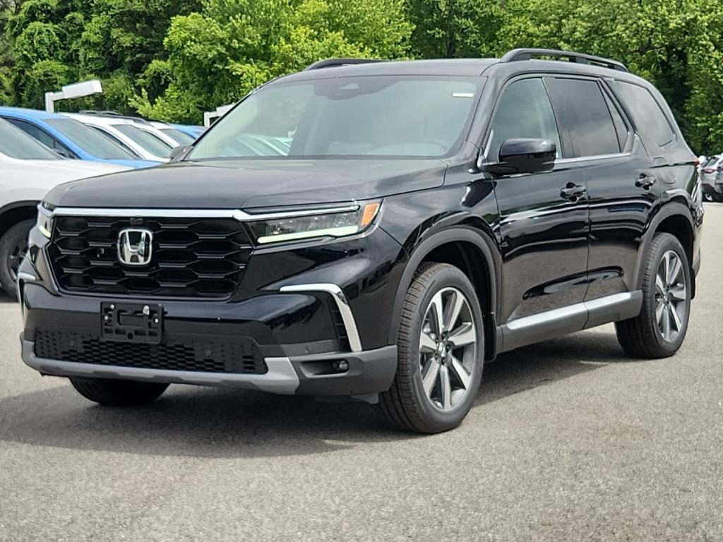new 2025 Honda Pilot car, priced at $56,250