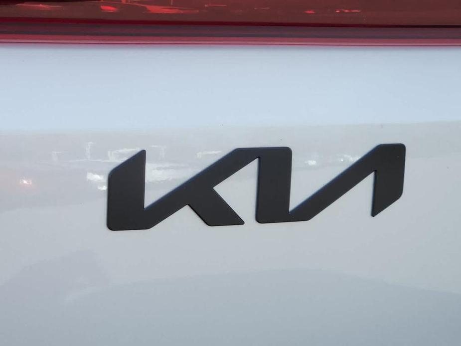 new 2025 Kia Carnival Hybrid car, priced at $50,615