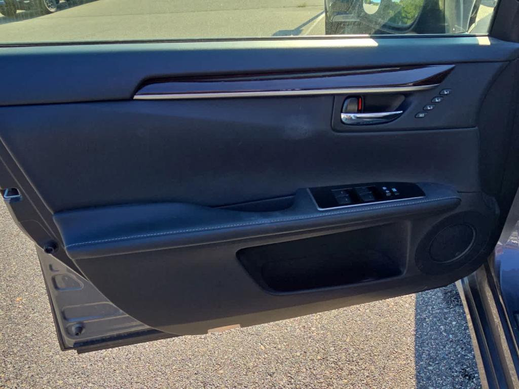 used 2016 Lexus ES 300h car, priced at $17,295