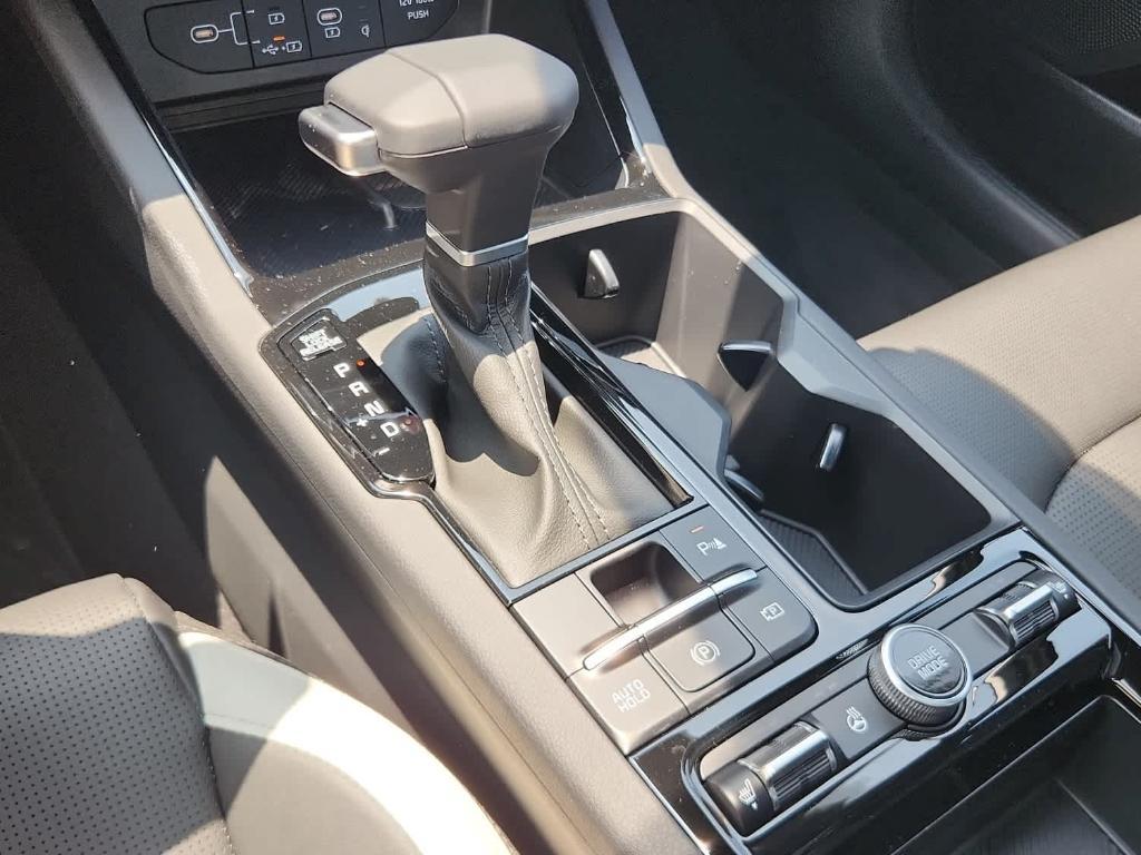 new 2025 Kia K5 car, priced at $33,425