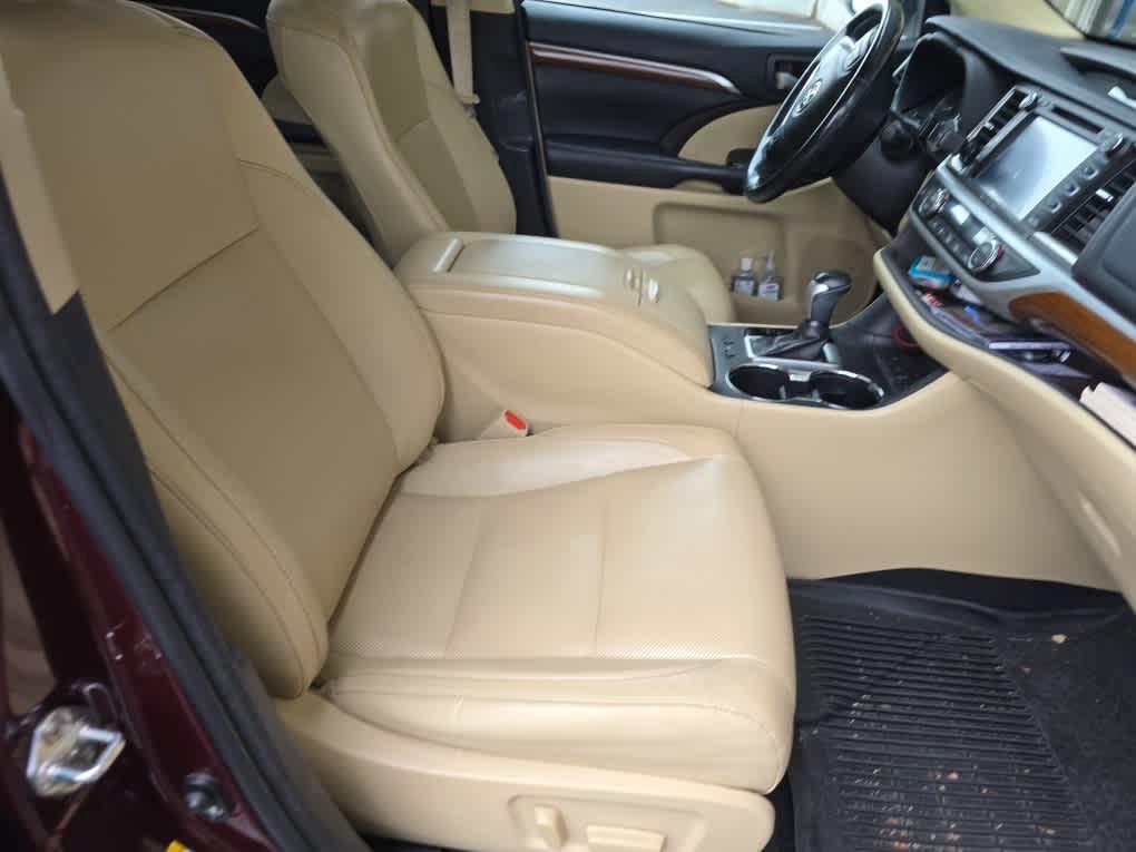 used 2018 Toyota Highlander car, priced at $25,649