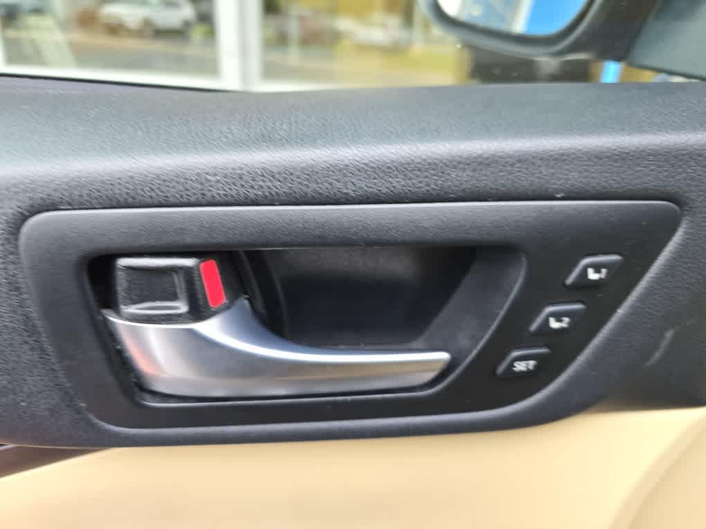 used 2018 Toyota Highlander car, priced at $25,649