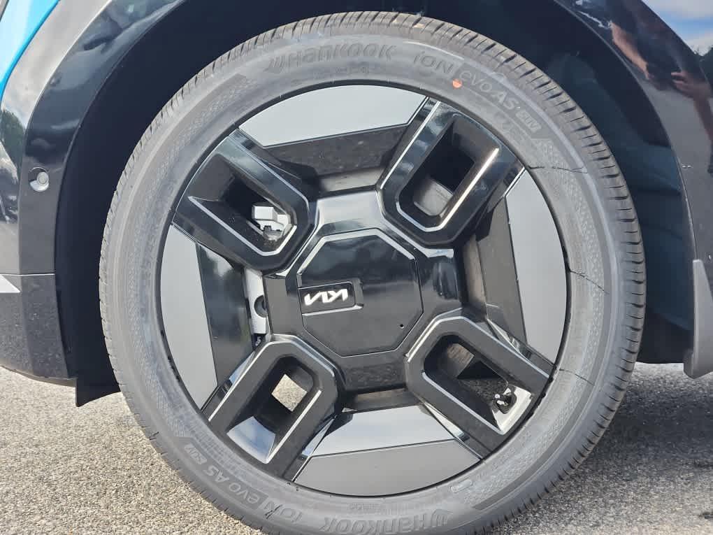 new 2026 Kia EV9 car, priced at $74,555
