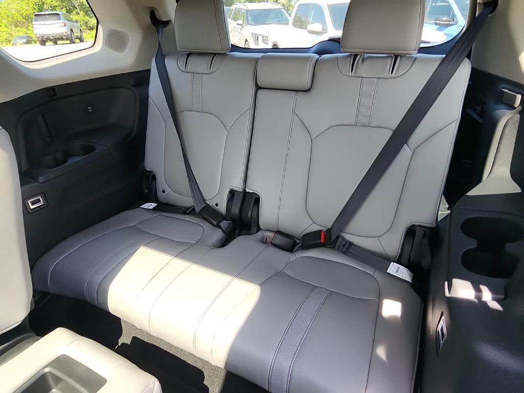 new 2025 Honda Pilot car, priced at $52,950