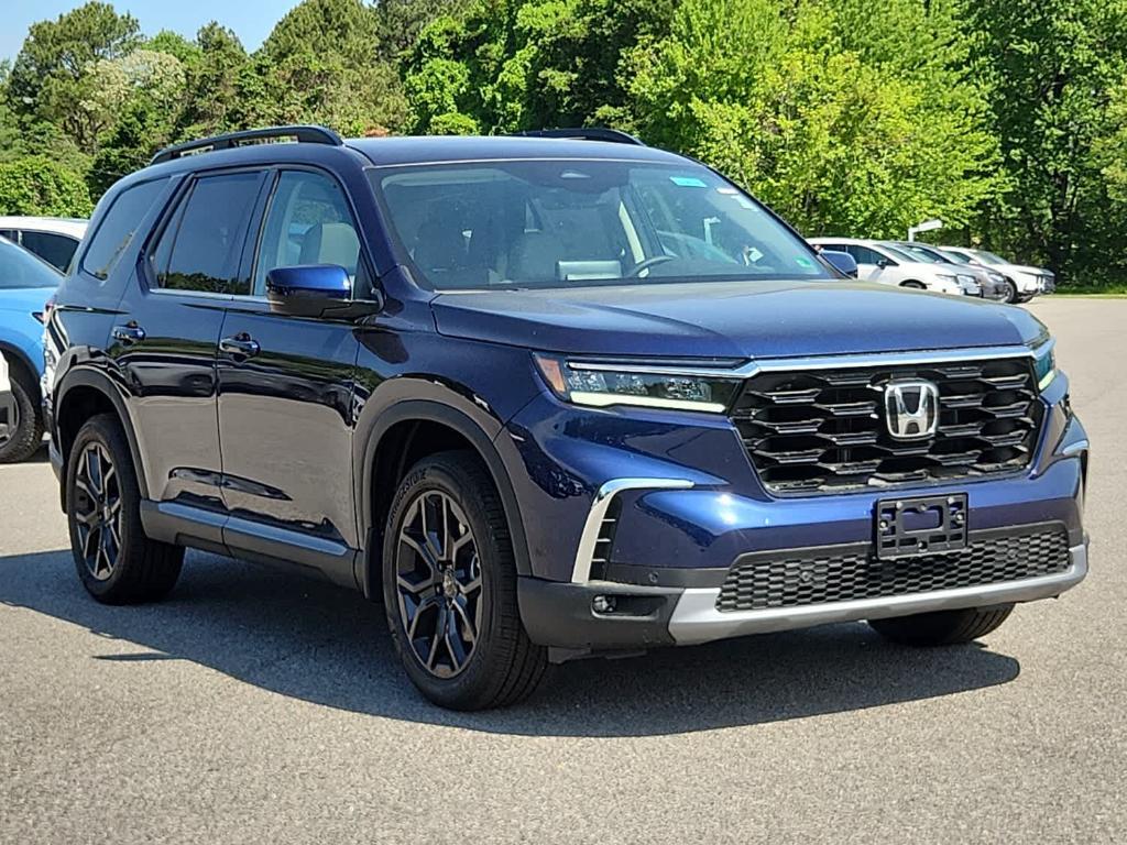 new 2025 Honda Pilot car, priced at $52,950