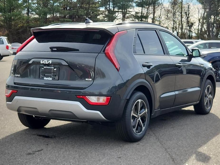 new 2025 Kia Niro car, priced at $30,340