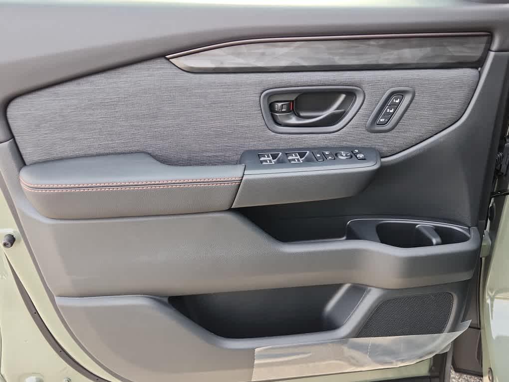 new 2026 Honda Passport car, priced at $50,400
