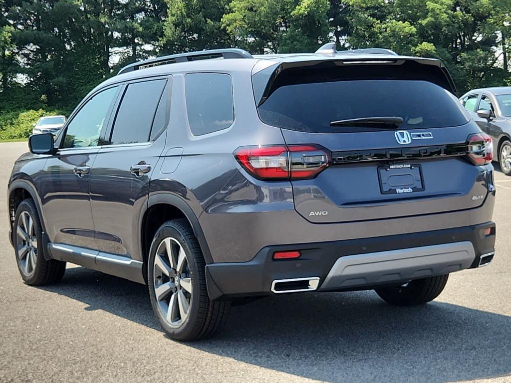 new 2025 Honda Pilot car, priced at $54,530