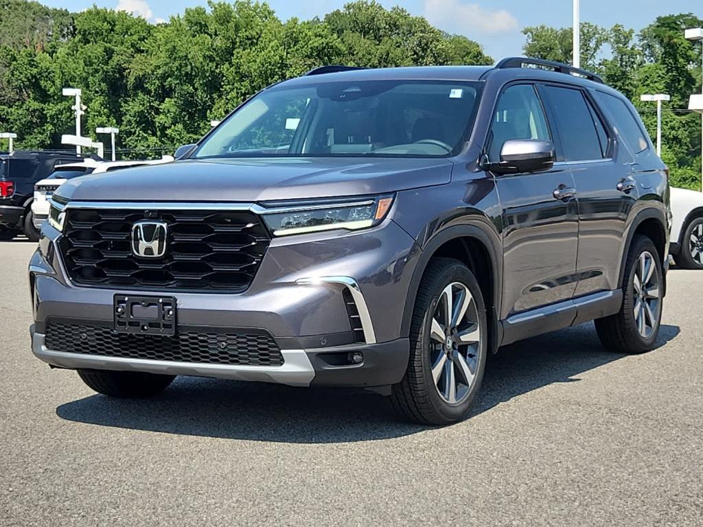new 2025 Honda Pilot car, priced at $54,530
