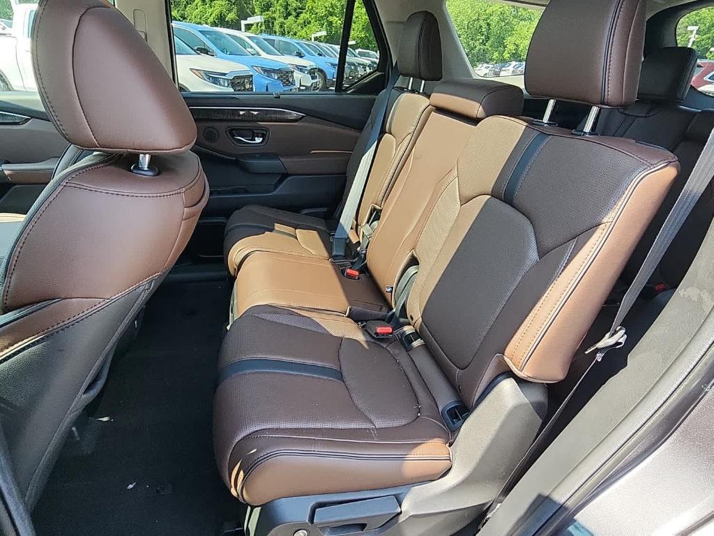 new 2025 Honda Pilot car, priced at $54,530