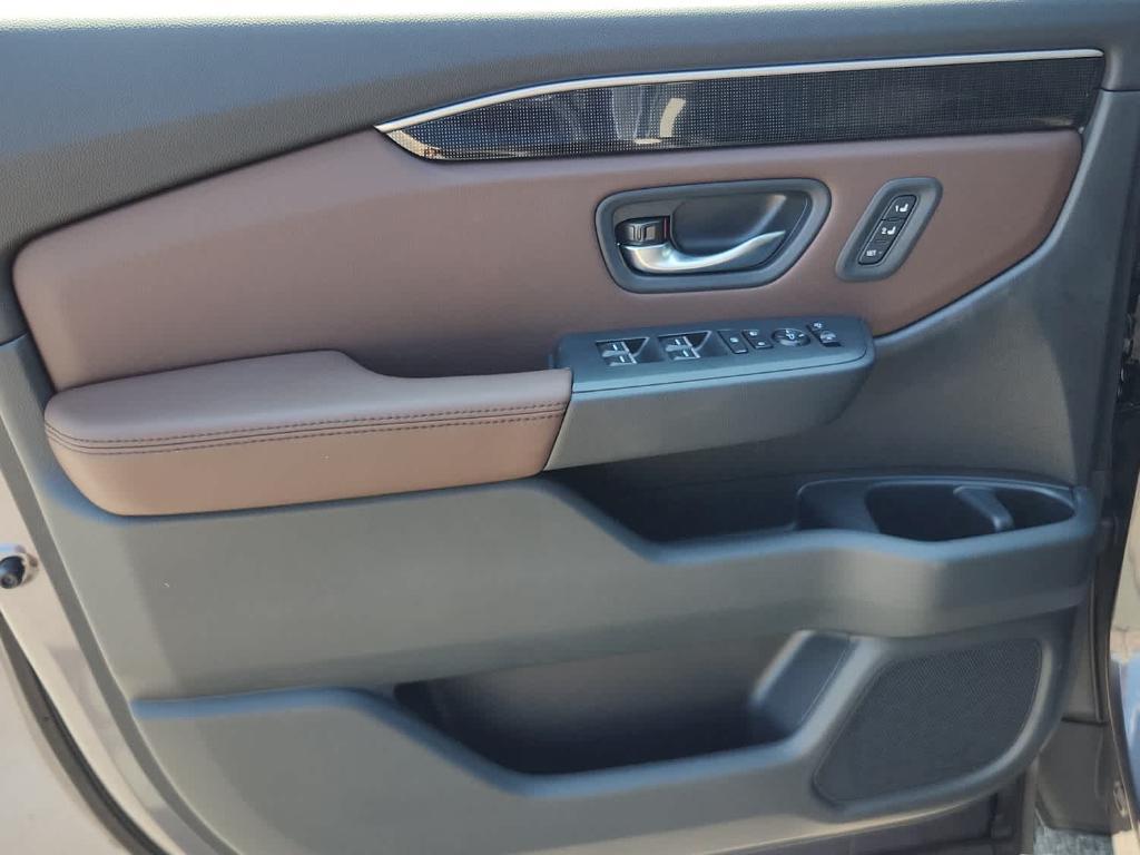 new 2025 Honda Pilot car, priced at $54,530