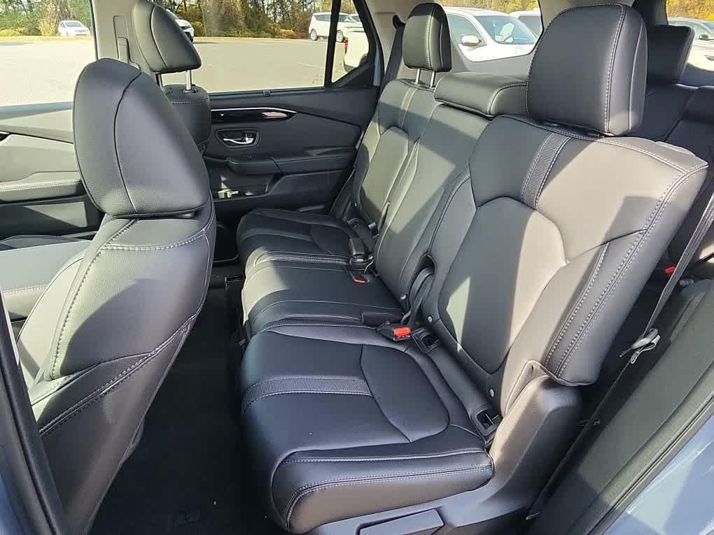 new 2025 Honda Pilot car, priced at $51,550