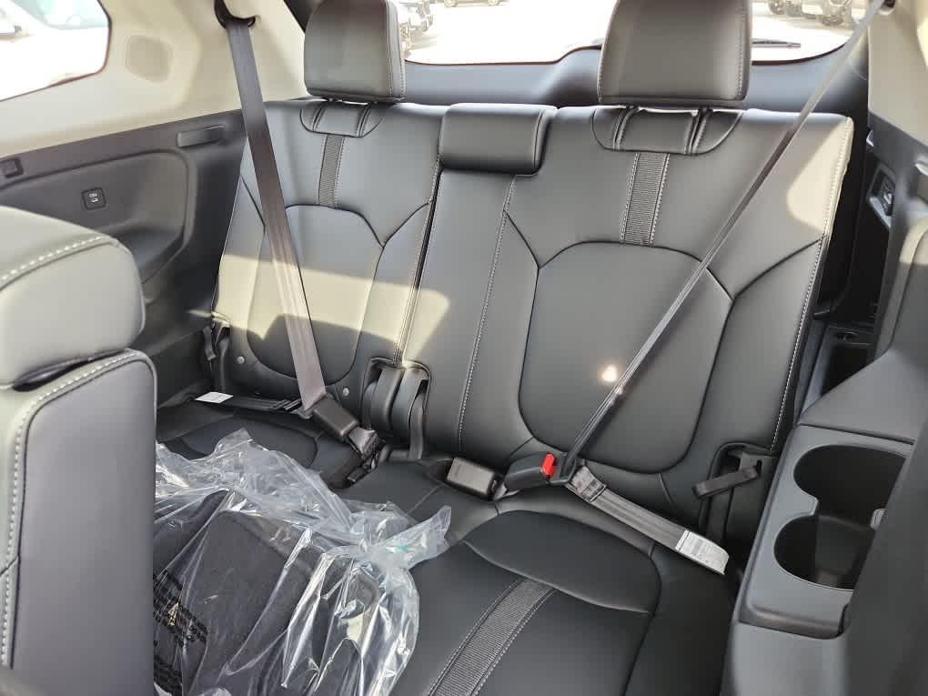 new 2025 Honda Pilot car, priced at $51,550