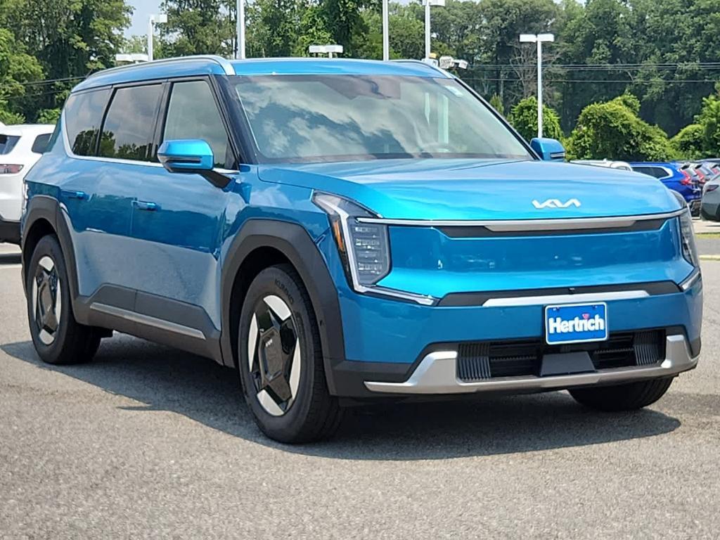 new 2026 Kia EV9 car, priced at $66,470