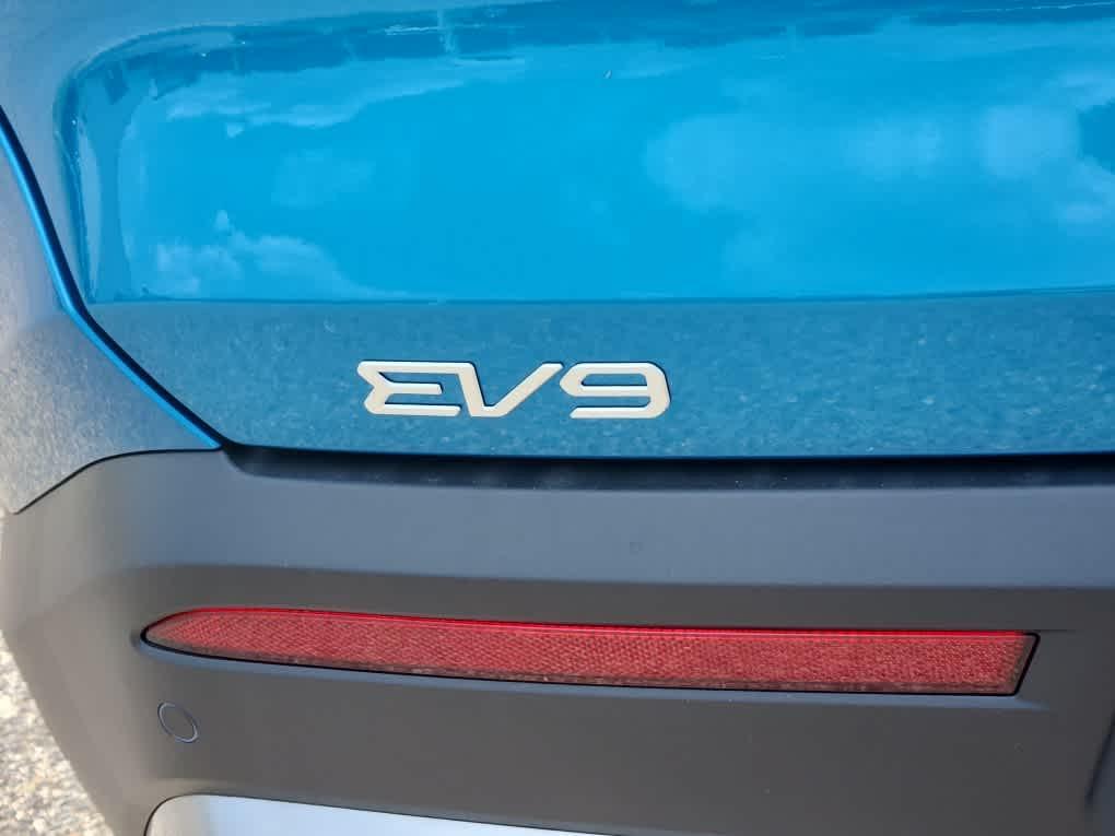 new 2026 Kia EV9 car, priced at $66,470