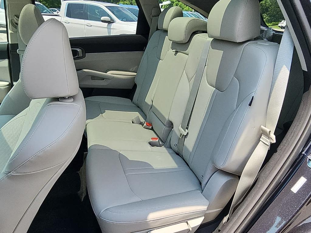 new 2025 Kia Sorento car, priced at $37,830