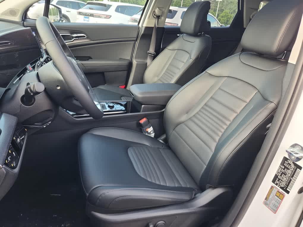 new 2025 Kia Sportage car, priced at $38,535