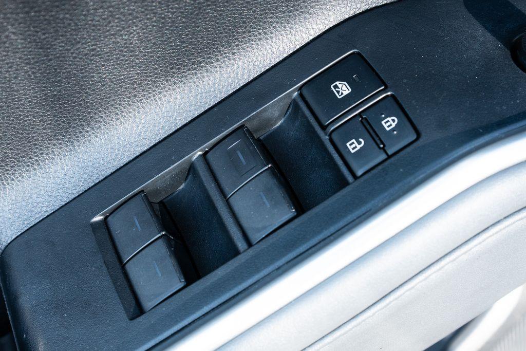 used 2020 Toyota Highlander Hybrid car, priced at $27,777