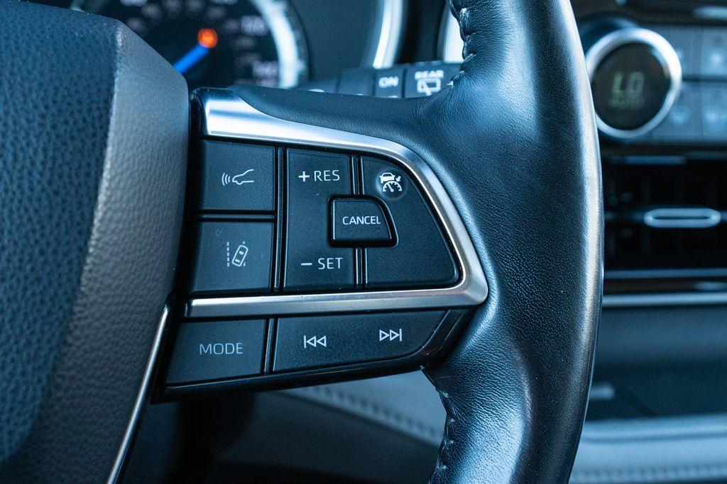 used 2020 Toyota Highlander Hybrid car, priced at $27,777