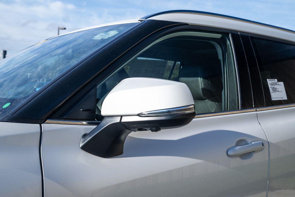 new 2026 Toyota Highlander car, priced at $55,555