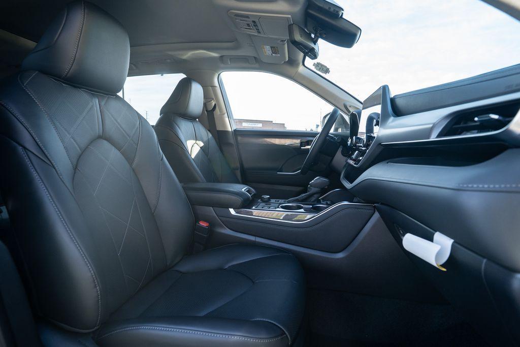 new 2026 Toyota Highlander car, priced at $55,555